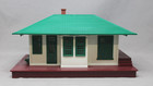 Lionel  132 Post War  1949-1955  Illuminated Passenger Station W train Control 
