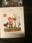 Hallmark Keepsake Looney Tunes Tis The Season  Bugs Elmer Daffy Ornament W sound