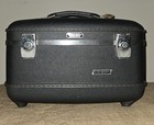 Vintage 60s American Tourister Tri-taper Gray Vinyl Lined Train Case W key