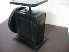 Vtg Nursery Scale 30lbs  working 