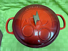 Le Creuset X Harry Potter Dutch Oven  5 5 Qt   Red Cerise Rare Sold Out Lqqk