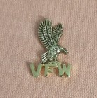 Vintage Gold Tone Vfw Eagle Veterans Of Foreign Wars Hat Jacket Lapel Pin