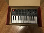 Akai Mpk Mini Mk3 25 Key Electronic Keyboard - Black red white