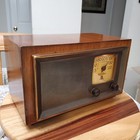 Vintage 1946 Gilfillan Tube Radio Model 56b -- Nice   Works Great