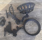 Two  2   Vintage Victorian-style Cast Iron Wall-mounted Sconce With 1 Wall Mount