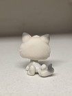 Littlest Pet Shop Lps Hasbro  100 White Kitten Sitting Authentic Green Eyes