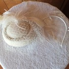 Women   s Ivory Fascinator Hat Feather Netting Derby Wedding Headband Clip New
