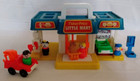 Fisher Price Vintage Little People Mini Mart  2580 Complete -  Fpb039