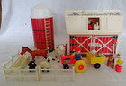 Fisher Price Vintage Little People Play Family Farm That Moos With Silo-  Fpb003
