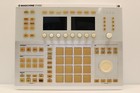 Native Instruments Maschine Studio  white  Midi Interface