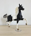 Breyer Traditional Model Horse Ts Black Tie Affair  1473 Huckleberry Bey W stand