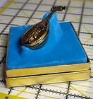 Avon Mandolin Solid Perfume Glace Holder Vintage Ornate Gold Tone With Box