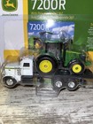 1 64th Scale John Deere 7200r Tractor With Peterbilt Model 367 Ertl Die-cast