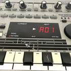 Roland Mc-303 Groovebox Sample Drum Machine Synthesizer W  Adaptor