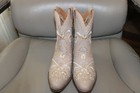 New Dingo Primrose Cowboy Boots Size 6 Color Sand  Never Worn