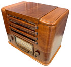 Large Silvertone 4 Band Table Top Tube Radio  Nice   Works   Has Green  Eye Tube