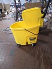 Rubbermaid Commercial Products Wavebrake 35 Qt  Side-press Mop Bucket Wringer