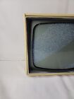 Vintage Zenith Bw Crt Tv Television C1335-1 Mid-century Modern Yellow Tv 