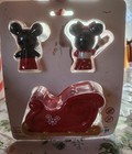 Disney Parks Mickey Minnie Mouse Christmas Sleigh Salt Pepper Shaker Set Nib