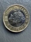 2016 Great Britain   1 Pound Coin     Queen Elizabeth Ii Shield Design Bi-metallic
