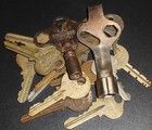 Lot Of 17 Vintage antique Keys Various Styles