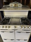 Vintage 1950s O   keefe   Merritt Gas Stove     4 Burner W  Griddle   Grillevator