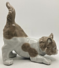 Lladr   Porcelain Lying Kitten Cat Figurine Tan   White    hand Made In Spain 