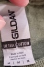 Gildan Size Medium Cayman Islands Green Shirt