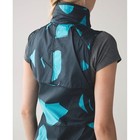 Lululemon Petal Pop Black Aquamarine Hooded Running Vest Size 10 Mesh Vent Zip