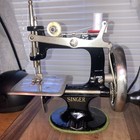 Vintage Singer Model 20 Sewhandy Child s Mini Sewing Machine Sews Great New Felt