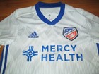 2019 Fc Cincinnati Adidas Mls Soccer Jersey Kit Mercy Health Men s Small