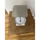 Vintage Hanson Model 2000 Kitchen Utility Scale 25 Lb  White Metal Made In Usa