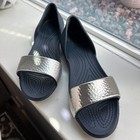 Crocs Lina Hammered Metallic Sandals Navy Blue Silver Flats Womens 7