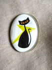 Glass Dome Pict Button - vtg  Mcm Retro Atomic Cat W Yellow Pointed Boomerang
