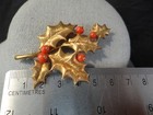Vintage Tiffany   Co K18 750 Au Yellow Gold Holly Branch Brooch Set With Coral