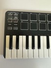 Akai Mpk Mini 25 Key Usb Midi Keyboard Controller W  8 Drum Pads Tested