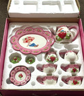 Rare   Strawberry Shortcake 12-piece Vintage Porcelain Tea Set Complete Open Box
