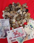1 Pound  Mixed World Coins   Tokens   25 Foreign Banknote Unc Lot 