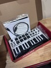 Akai Pro Mpk Mini Play Portable 25-note Keyboard Controller W  Cable And Box