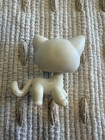 Littlest Pet Shop Lps White Shorthair Cat  64 With Blue Eyes And Pink Ears