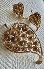 Vintage Signed Monet Gold-toned Floral Leaf Brooch With Matching Clip On Earring