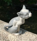 Lladro Grey White Cat Kitten Figurine  feed Me  Retired 5113 1981 Beautiful