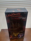 Neca Freddy Krueger Glove Prop Replica     Nightmare On Elm Street 3     Display Box