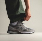 New Balance 990 V4 Sneakers  Made In Usa Grey Silver U990gr4 6 Men   s Size 7 5-13