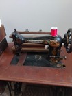 Antique 1905 Singer Treadle Sewing Machine In Original Cabinet