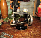 Original Antique Vtg Cast Iron Model 20 Singer Crank Sewing Machine Childs Toy