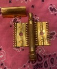 Gillette 1931-1935 Goodwill De Safety Razor W ball End Gold Tone  2 Comb Pieces 
