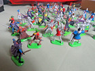Britains 1971 Date Toy Soldiers 38 Knights Crusades Plastic Metal Bases Lot  294