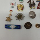 Lot Of 31 Vintage Advertising Pins   Buttons