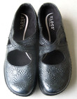 Klogs Women   s Carolina Shoes Clogs 8 5 M Graphite Medallion Embossed Leather New
